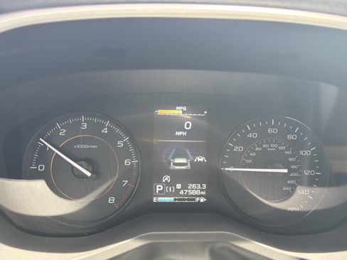 Used 2020 Subaru Crosstrek 2.0i Premium w/ Moonroof Package 2 AWD/4WD image 19