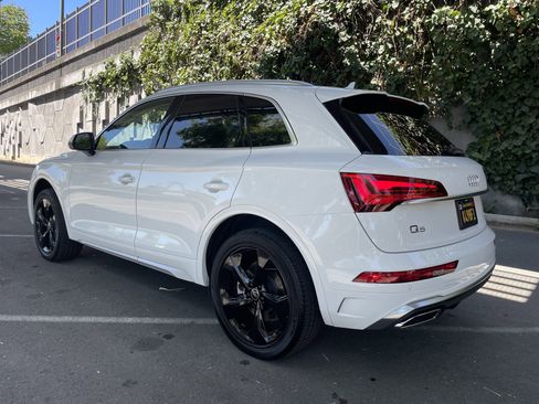 Used 2025 Audi Q5 2.0T Premium Plus w/ Premium Plus Package AWD/4WD image 3