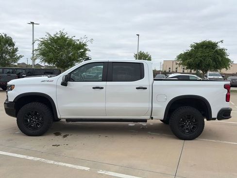 Used 2024 Chevrolet Silverado 1500 ZR2 w/ Technology Package image 6