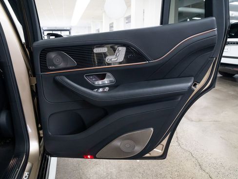 Used 2023 Mercedes-Benz Maybach GLS 600 4MATIC image 24