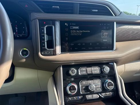 Used 2024 GMC Yukon Denali w/ Denali Reserve Package AWD/4WD image 18