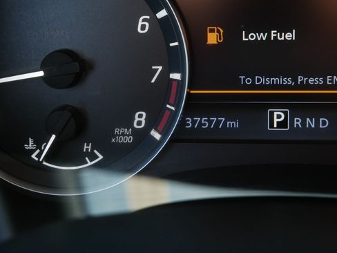 Used 2023 Nissan Frontier SV w/ Midnight Edition Package AWD/4WD image 35