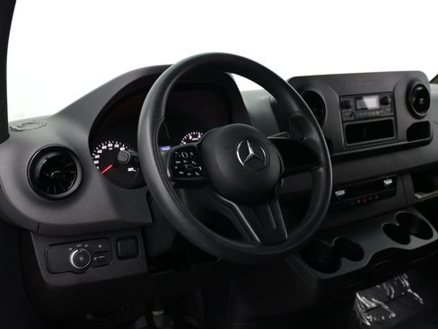 Used 2023 Mercedes-Benz Sprinter 2500 image 8