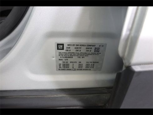 Used 2020 Chevrolet Trax LT w/ LT Convenience Package image 32