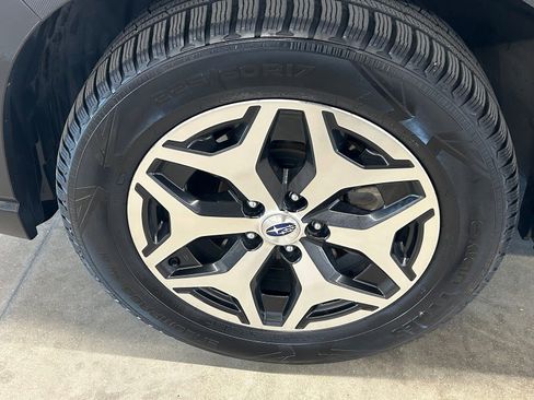 Used 2022 Subaru Forester Premium image 9