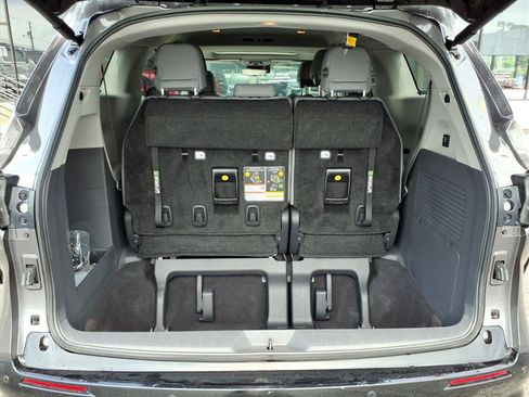 Used 2024 Toyota Sienna Limited AWD/4WD image 14