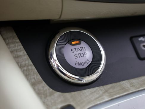 Used 2019 Nissan Murano SV w/ Premium Package FWD image 26
