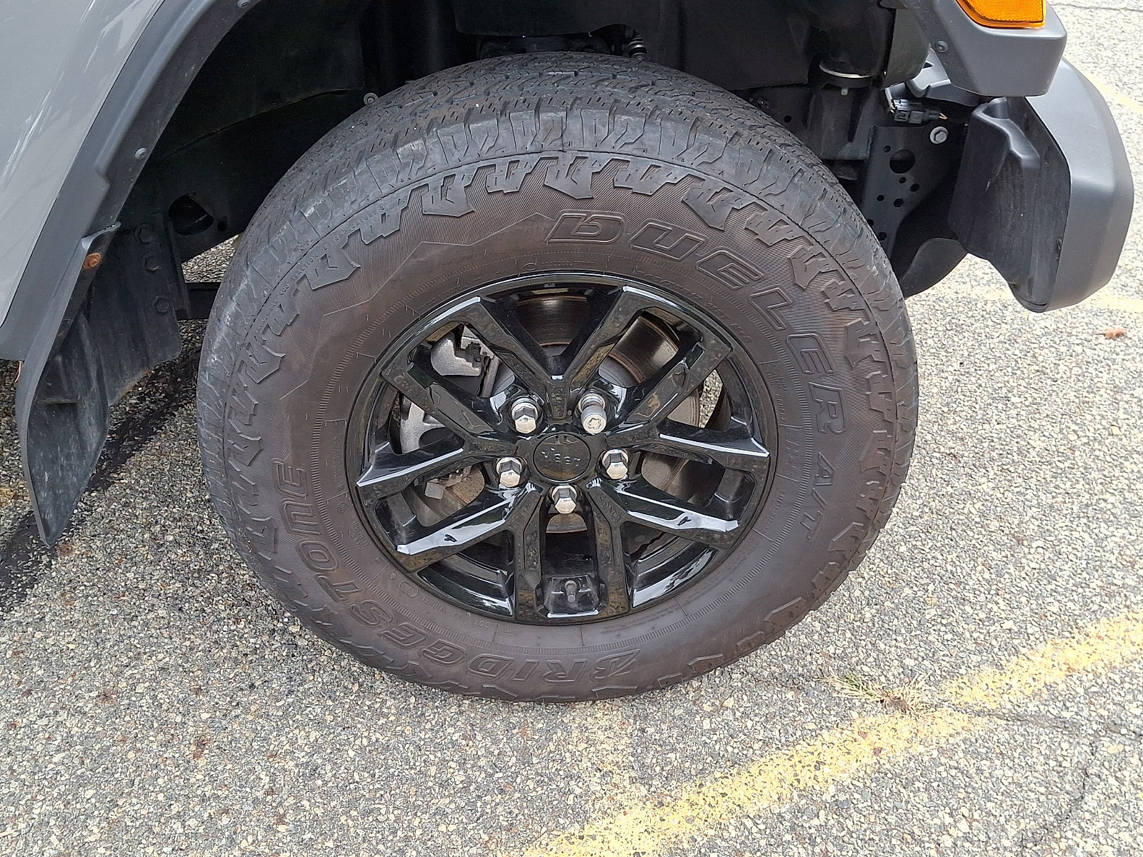 Certified 2023 Jeep Gladiator Sport AWD/4WD image 9