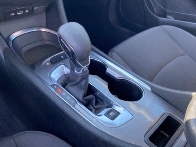 Used 2023 Chevrolet Malibu LT FWD image 12