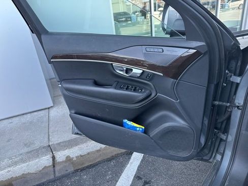 Used 2019 Volvo XC90 T6 Momentum w/ Advanced Package image 9