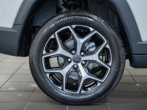 Certified 2025 Jeep Compass Limited AWD/4WD image 18