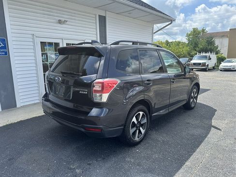 Used 2017 Subaru Forester 2.5i Premium w/ All-Weather Package AWD/4WD image 10