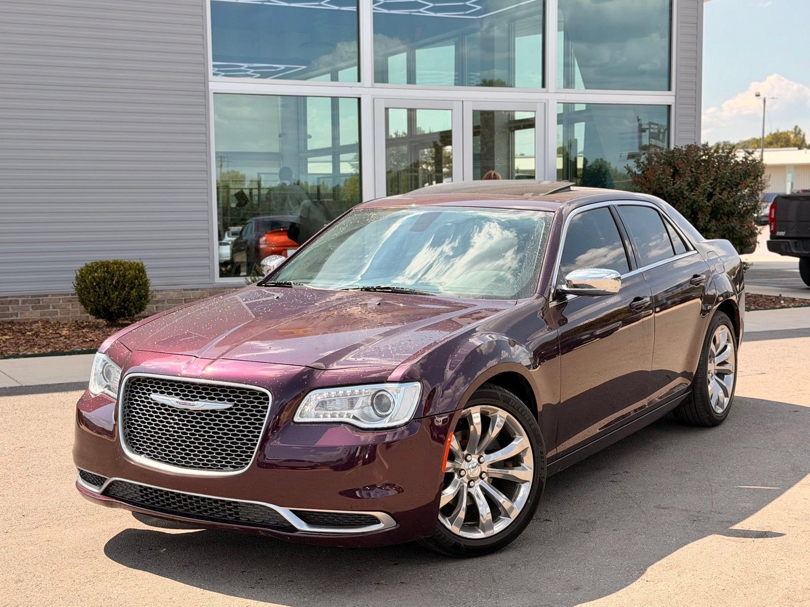 Used 2020 Chrysler 300 Touring L w/ Quick Order Package 2EF RWD image 4