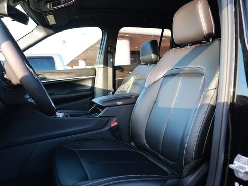 New 2025 Jeep Grand Cherokee Limited image 13