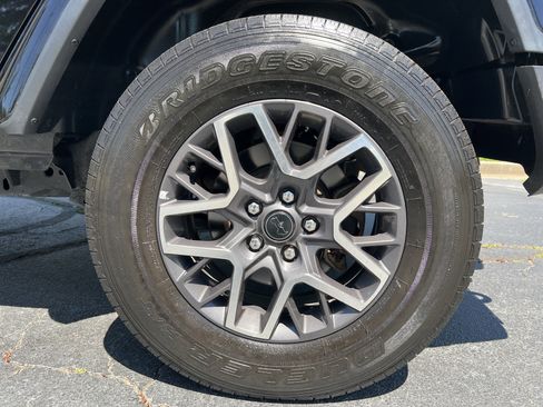 Used 2021 Jeep Wrangler Unlimited Sahara AWD/4WD image 19