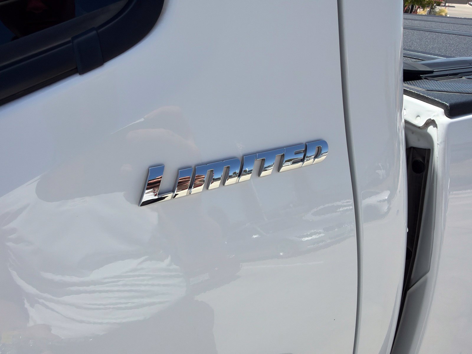 Used 2021 Toyota Tacoma Limited RWD image 9
