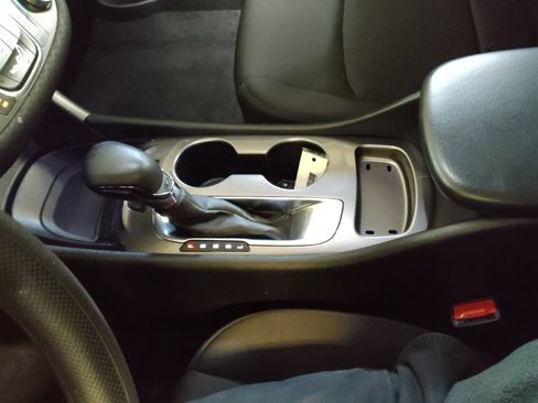 Used 2022 Chevrolet Malibu LS image 26