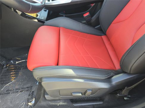 Used 2025 BMW X1 xDrive28i image 15