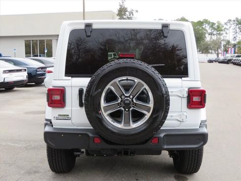 Used 2021 Jeep Wrangler Unlimited Sahara image 5
