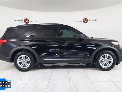 Used 2022 Ford Explorer XLT image 2
