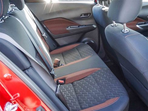 Used 2023 Nissan Kicks SR image 13