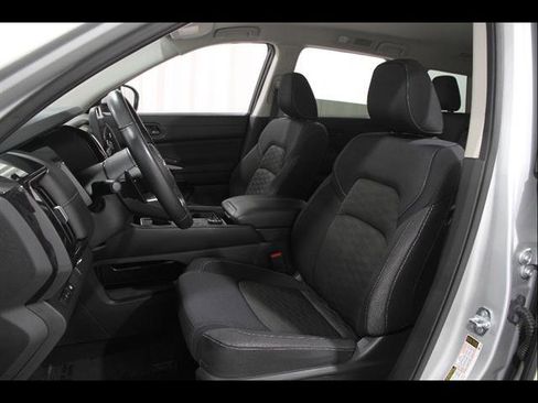 Used 2024 Nissan Pathfinder SV AWD/4WD image 5
