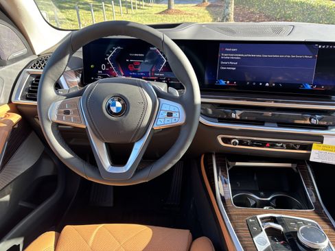 Used 2026 BMW X7 xDrive40i w/ Premium Package AWD/4WD image 19