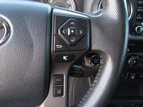 Used 2020 Toyota Tacoma TRD Off-Road w/ Technology Package image 24