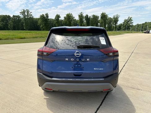 Used 2023 Nissan Rogue SV AWD/4WD image 5