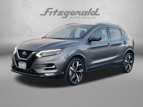 Used 2022 Nissan Rogue Sport SL w/ Premium Package image 2
