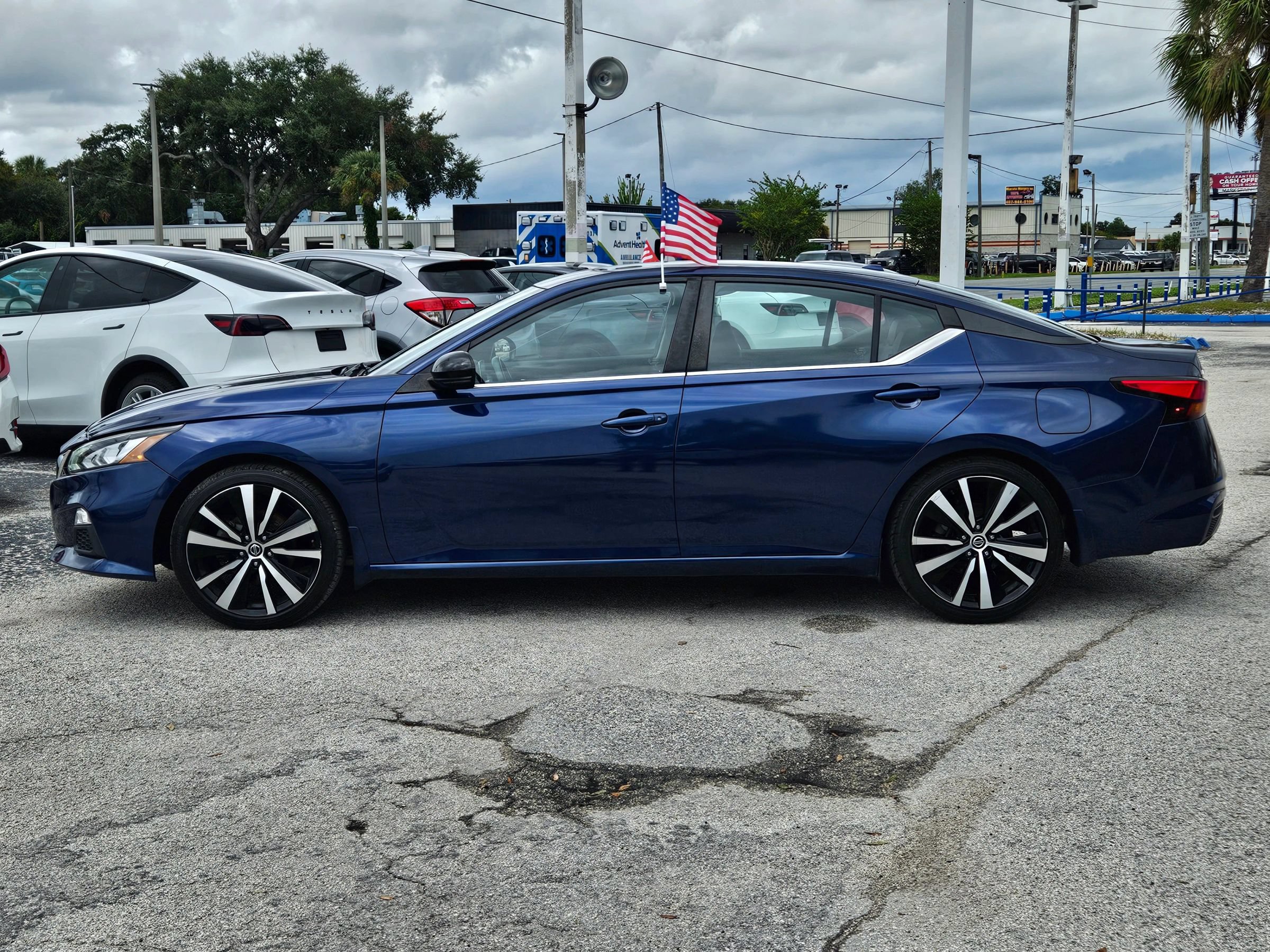 Used 2020 Nissan Altima 2.5 SR w/ Premium Package FWD image 4