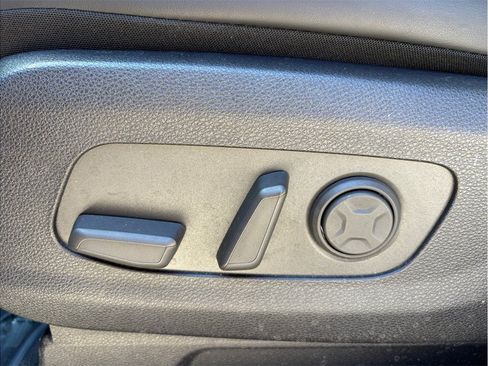 Used 2026 Kia Carnival LXS Hybrid FWD image 20