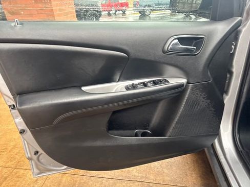 Used 2016 Dodge Journey SXT w/ Comfort/Convenience Group image 14