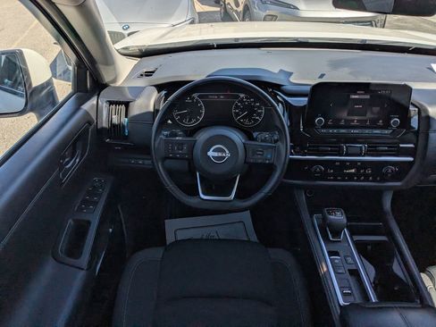 Used 2025 Nissan Pathfinder SV FWD image 14