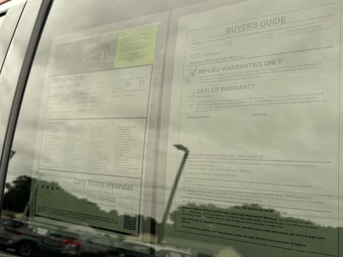 Used 2021 Volvo XC60 T6 Momentum w/ Premium Package image 25