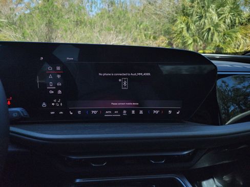 Used 2025 Audi Q5 Premium Plus w/ Premium Plus image 25