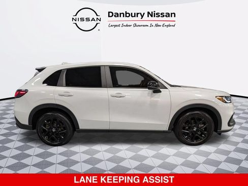 Used 2023 Honda HR-V Sport image 2
