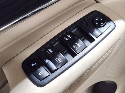 Used 2019 Jeep Grand Cherokee Limited image 44