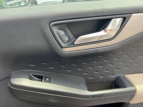 Used 2020 Ford Escape SE FWD image 31