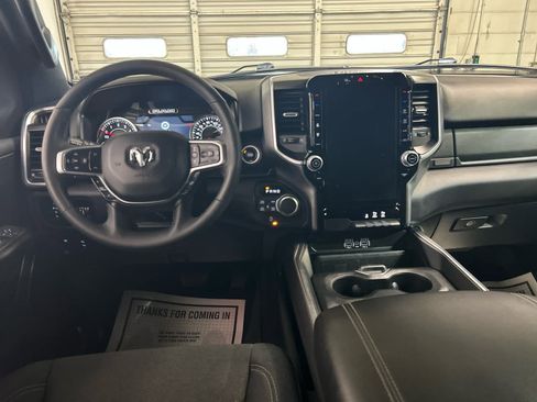 Used 2025 RAM 1500 Big Horn AWD/4WD image 4