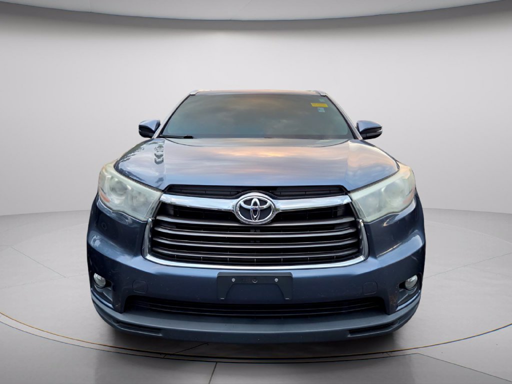 Used 2016 Toyota Highlander XLE AWD/4WD image 3
