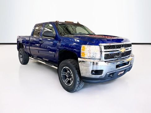 Used 2013 Chevrolet Silverado 2500 LT w/ Interior Plus Package AWD/4WD image 3