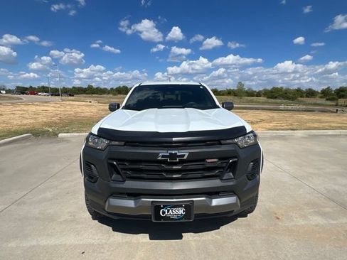 Used 2025 Chevrolet Colorado Trail Boss AWD/4WD image 2