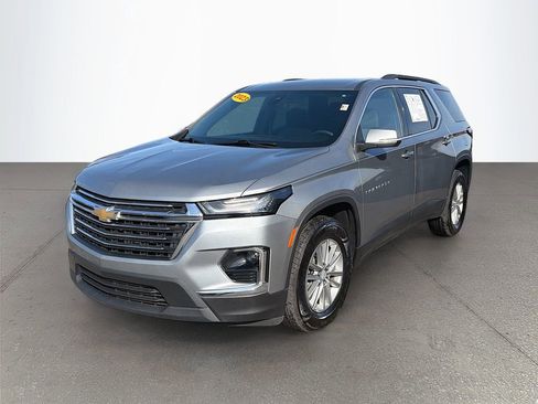 Used 2023 Chevrolet Traverse LT image 9