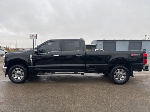 Used 2024 Ford F350 Lariat w/ Chrome Package image 4