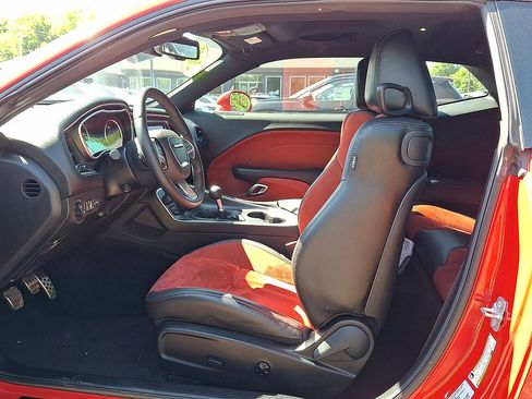 Used 2016 Dodge Challenger R/T Scat Pack RWD image 11