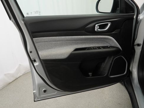 Certified 2025 Jeep Compass Latitude w/ Convenience Group image 38