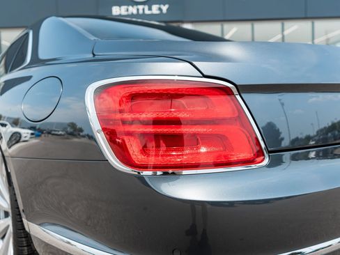 Certified 2026 Bentley Flying Spur Plug-In Hybrid AWD/4WD image 12