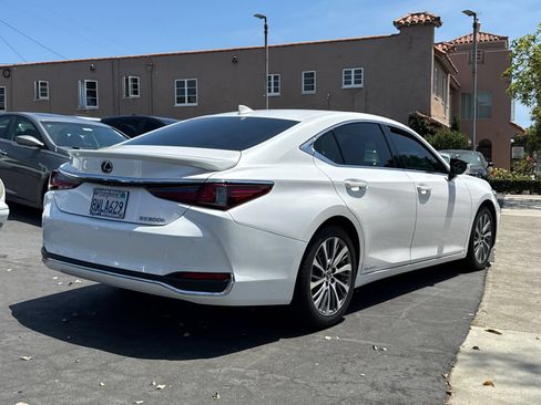 Used 2021 Lexus ES 300h w/ Premium Package FWD image 6