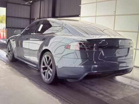 Used 2021 Tesla Model S Plaid image 8
